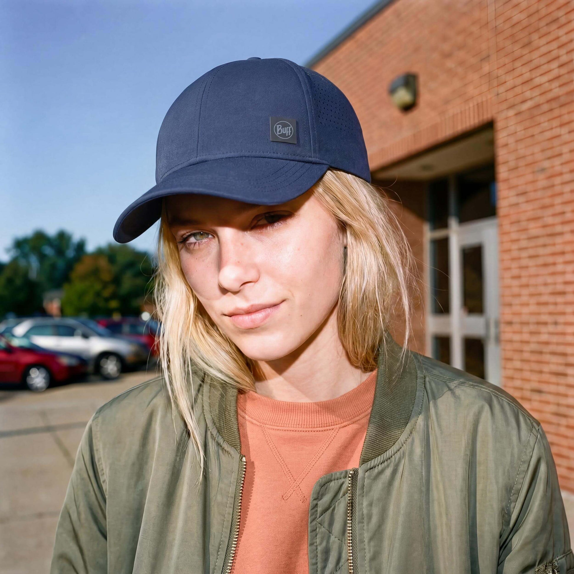 dunkelblau (female-model)