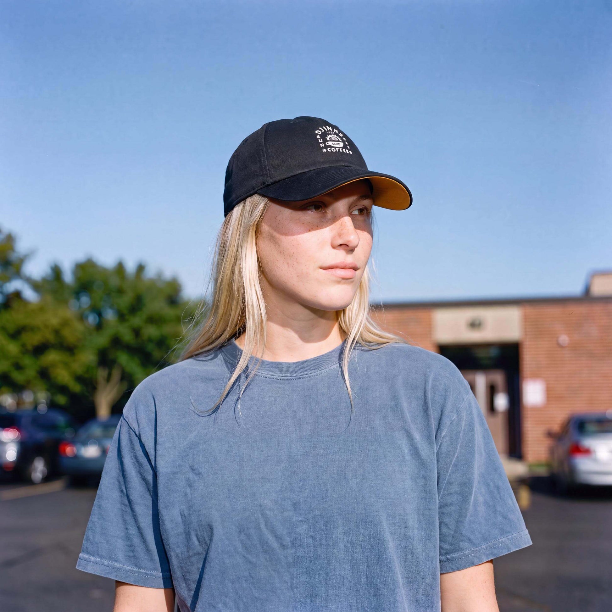 schwarz (female-model)