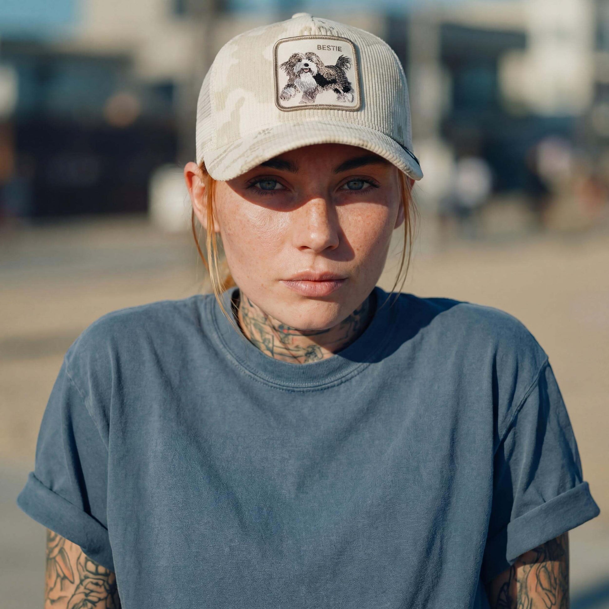 weiß (female-model Alexis Newman)