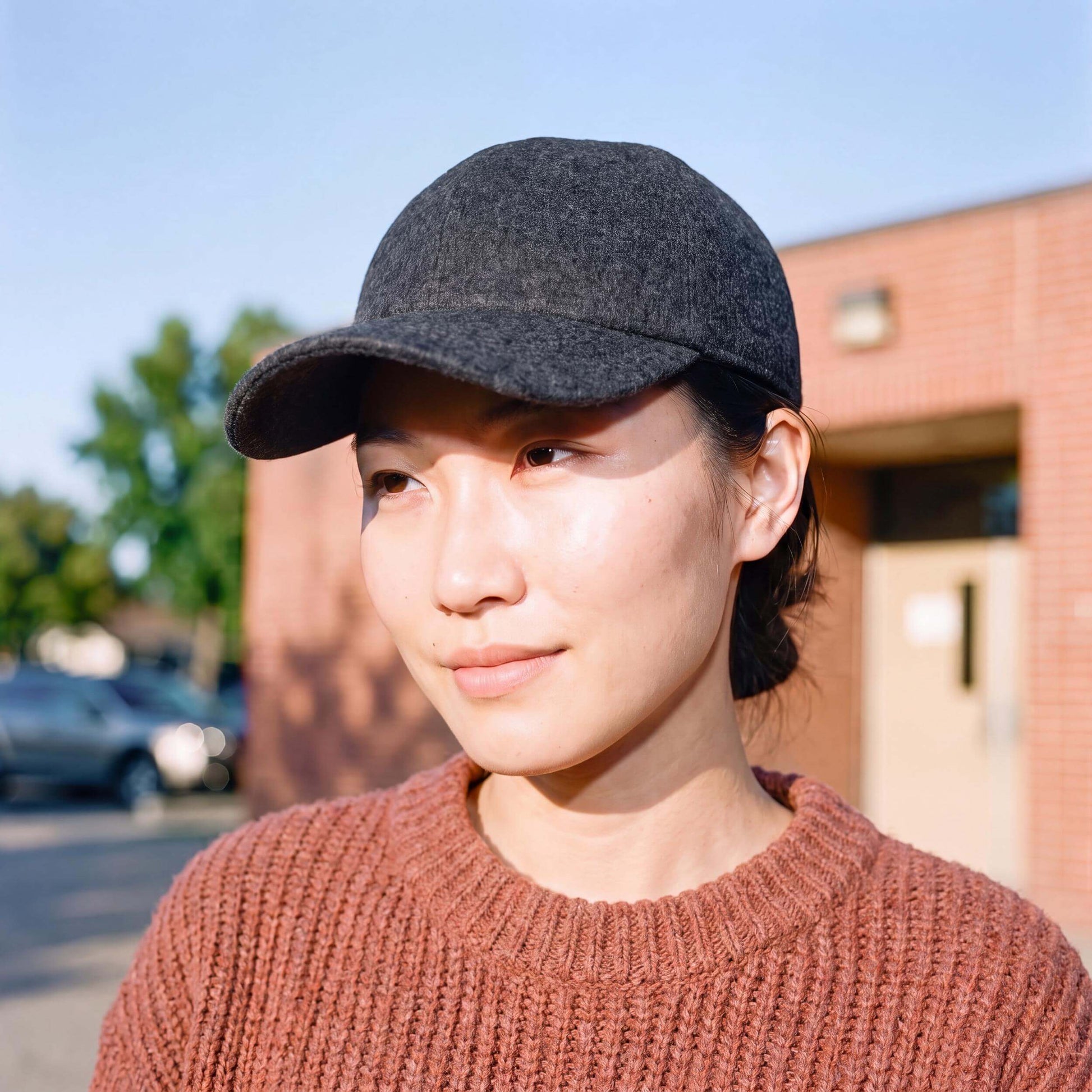 grau (female-model)