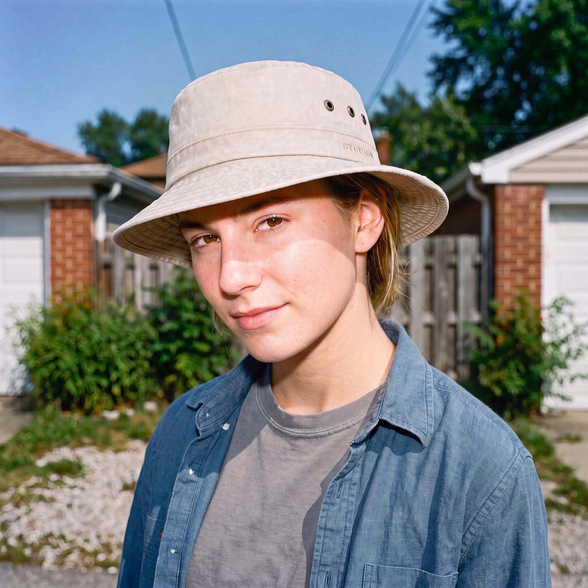beige (female-model)