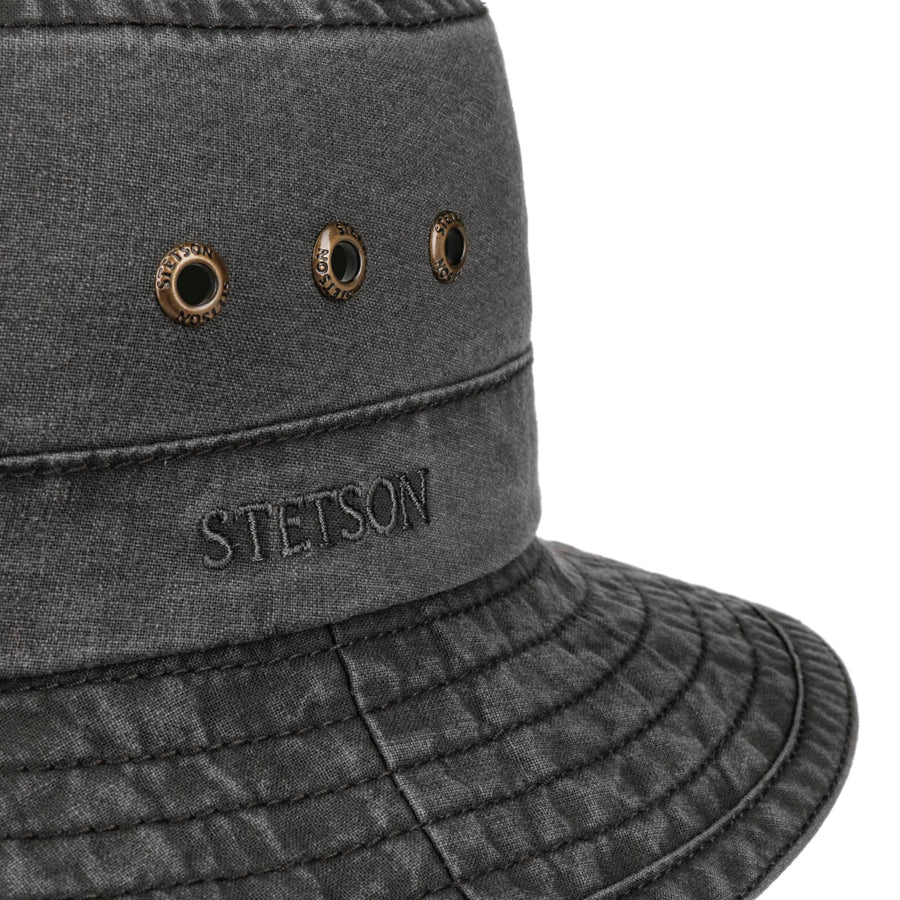 schwarz