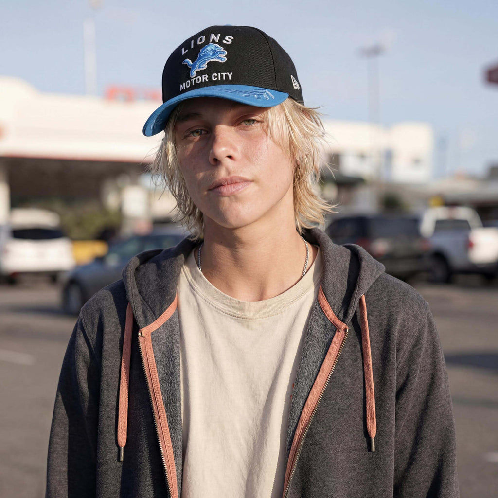 black-blue (male model Oswald Bloom)