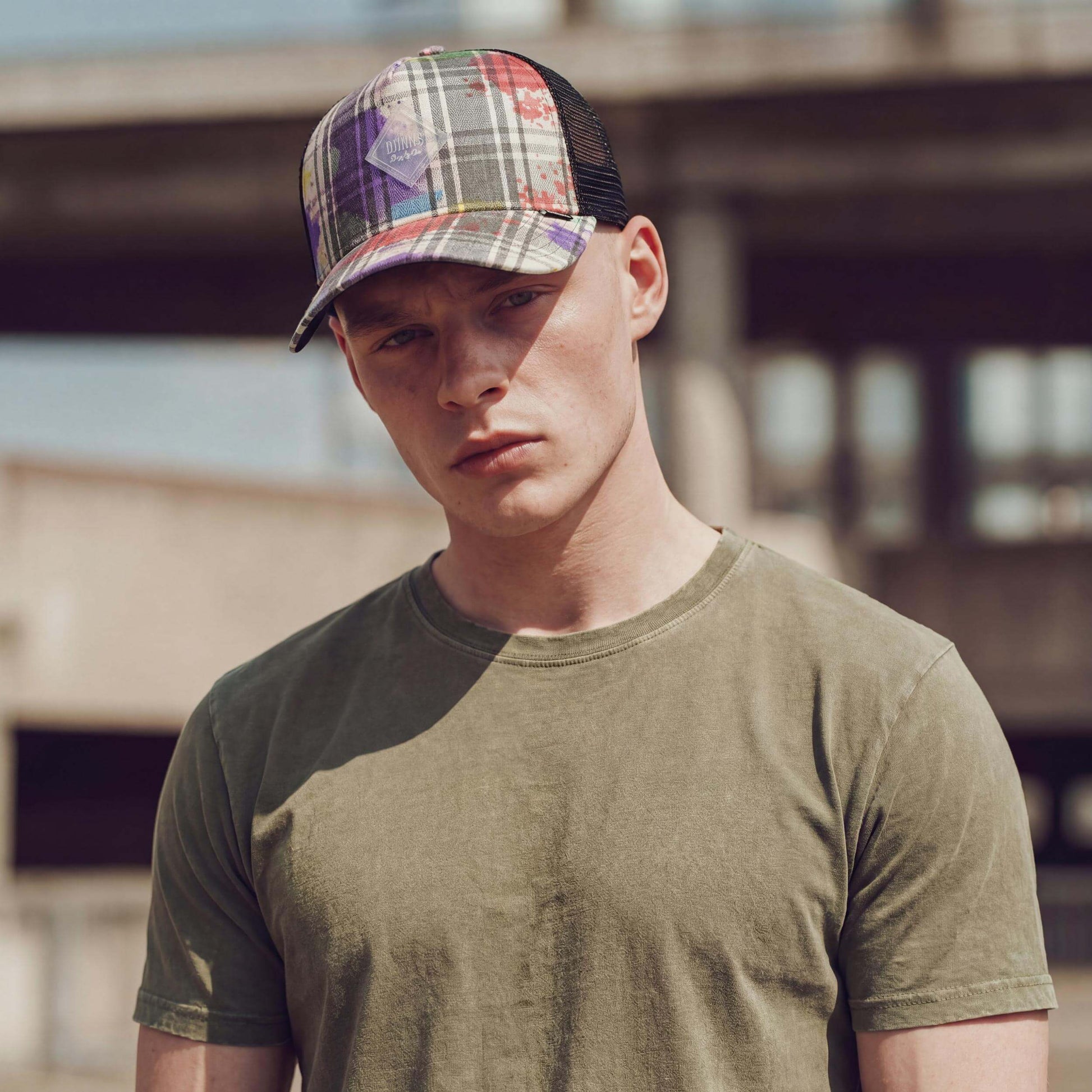 bunt (male-model Mike Anderson)