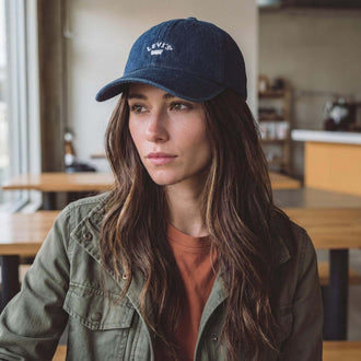 denim (vrouwelijk model Zara Slater)