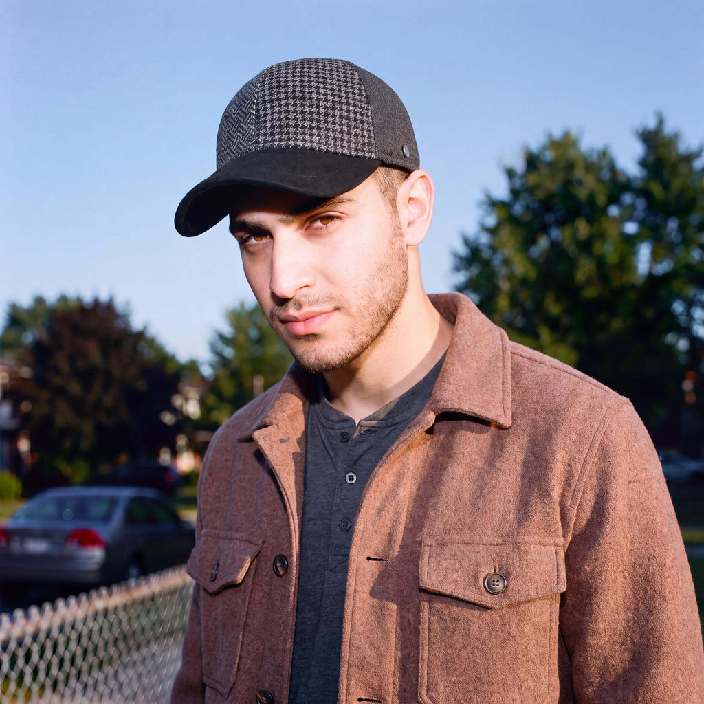 grau-schwarz (male-model)