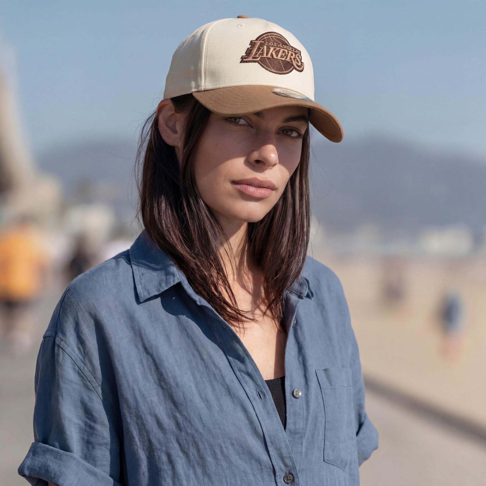 cremeweiß (female-model Alexis Newman)