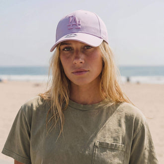 paars (vrouwelijk model Alexis Newman)
