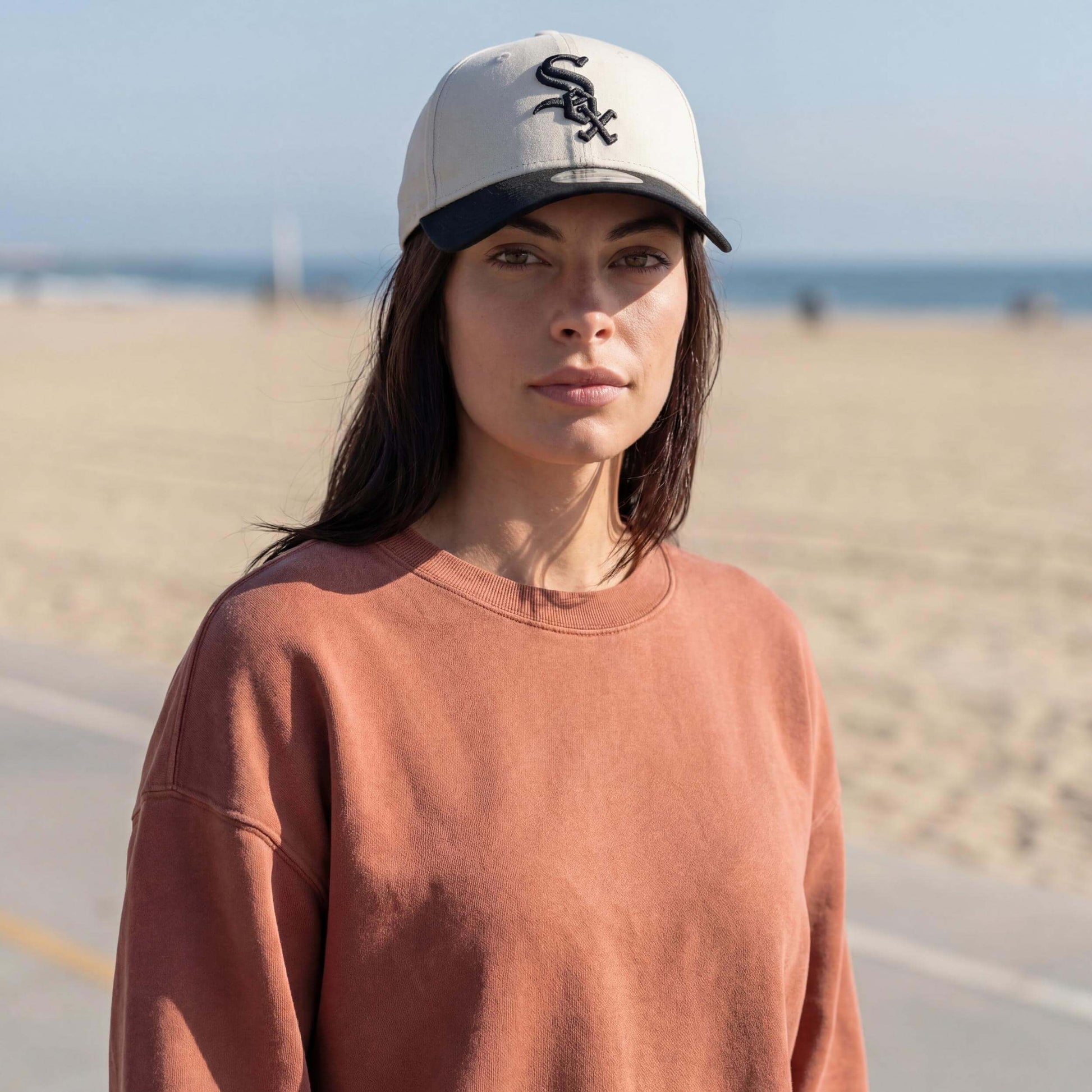 schwarz-cremeweiß (female-model Jessica Paulic)