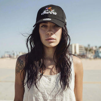 zwart (vrouwelijk model Alexis Newman)