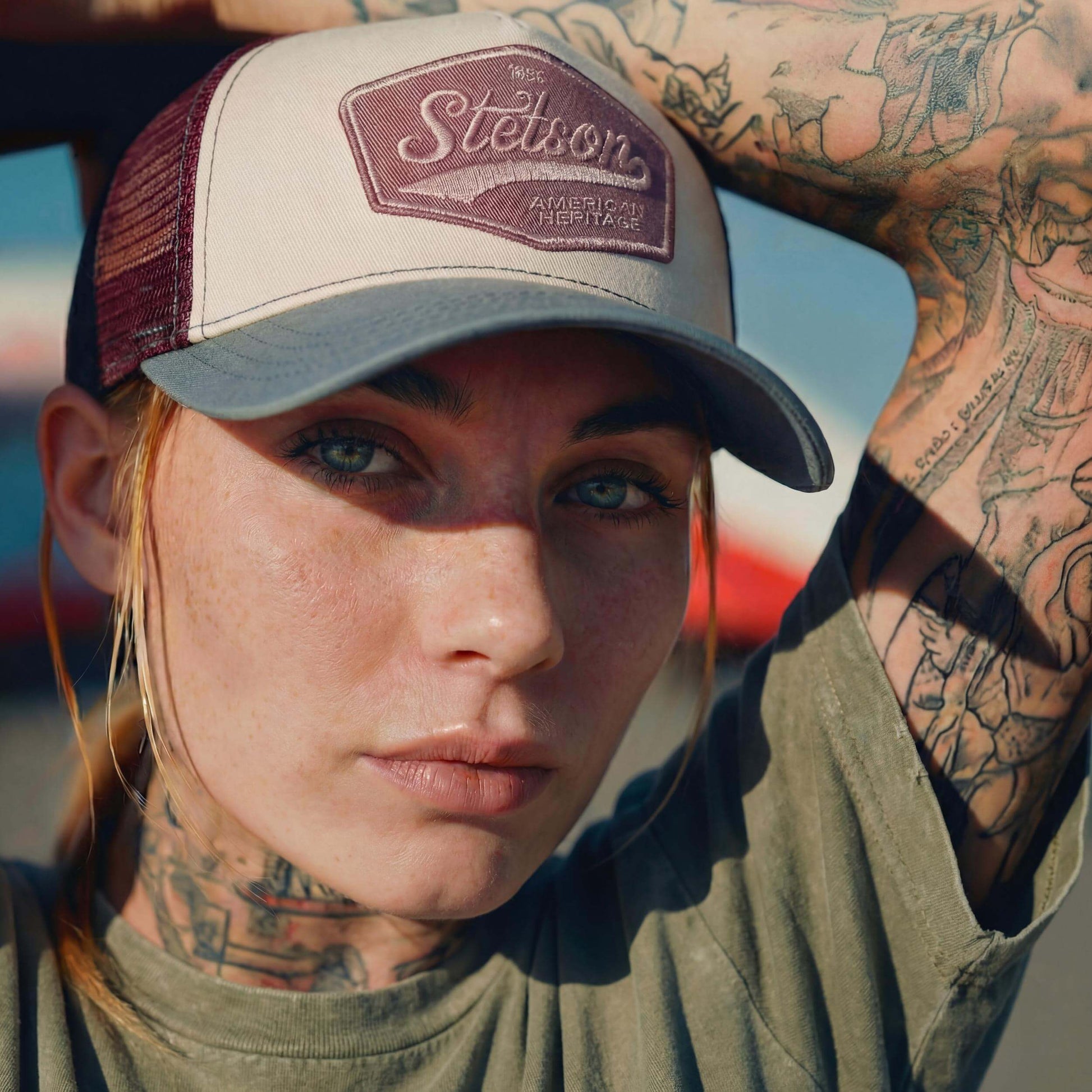 weiß-blau (female-model Annabel Oharra)