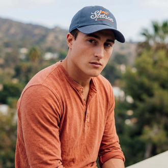 donkerblauw (mannelijk model James Lavender)