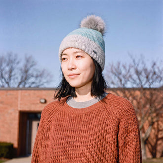 hellblau (female-model)