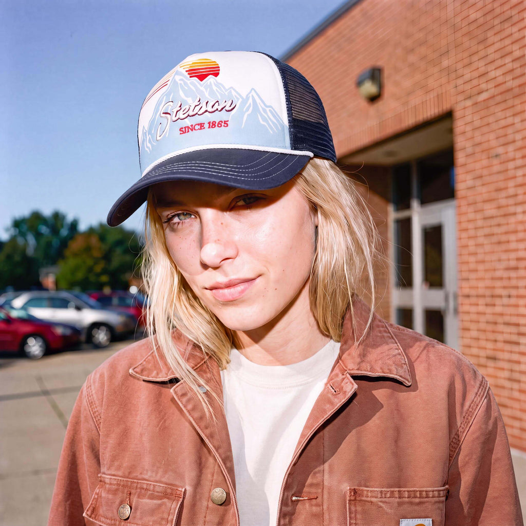 dunkelblau (female-model)