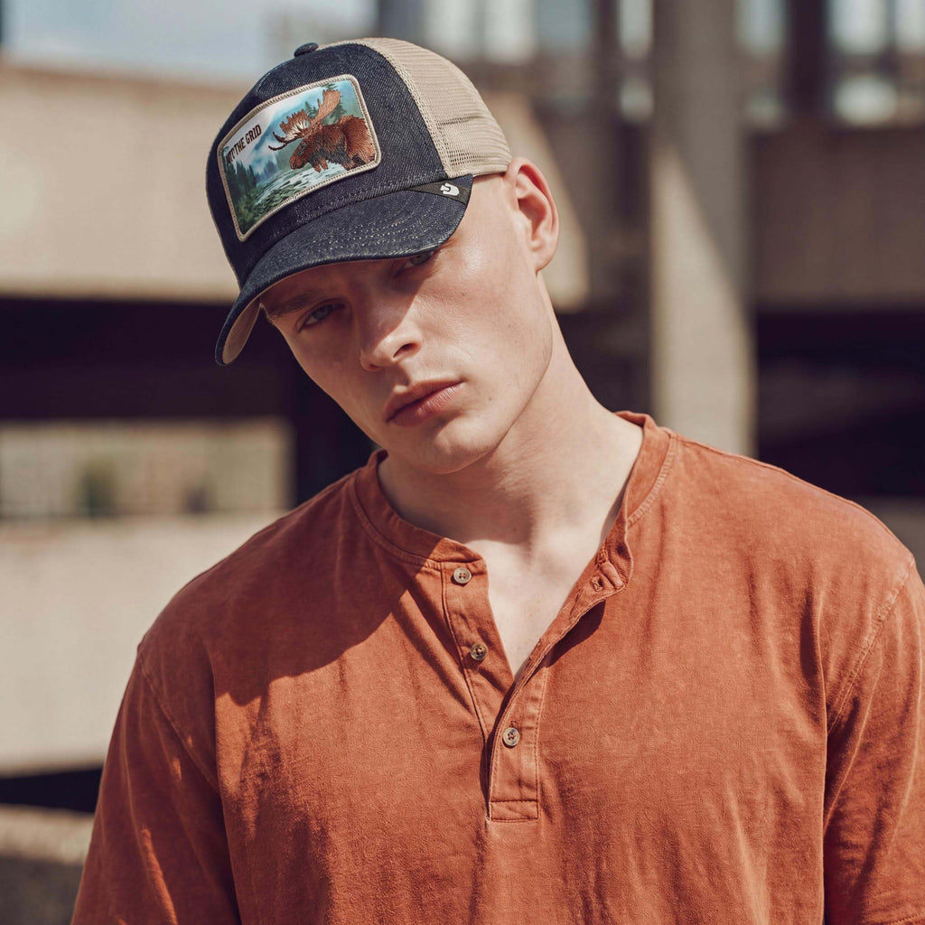 dunkelblau (male-model Roger Yard)