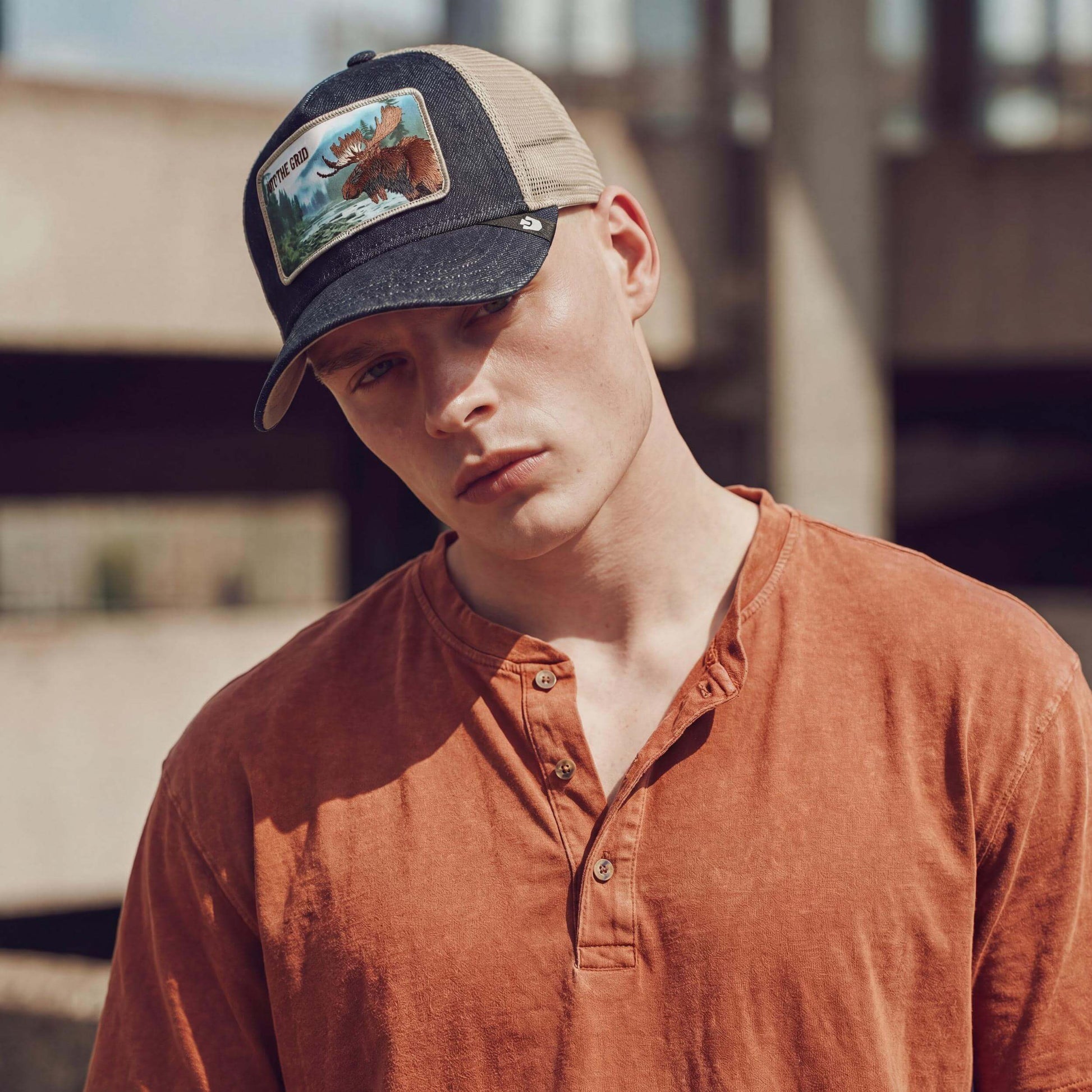 dunkelblau (male-model Roger Yard)