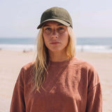 oliv (female-model Ricci Amber)