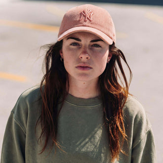 roze (vrouwelijk model Natalie Polino)