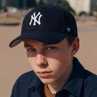 zwart (mannelijk model Pete Delorette)