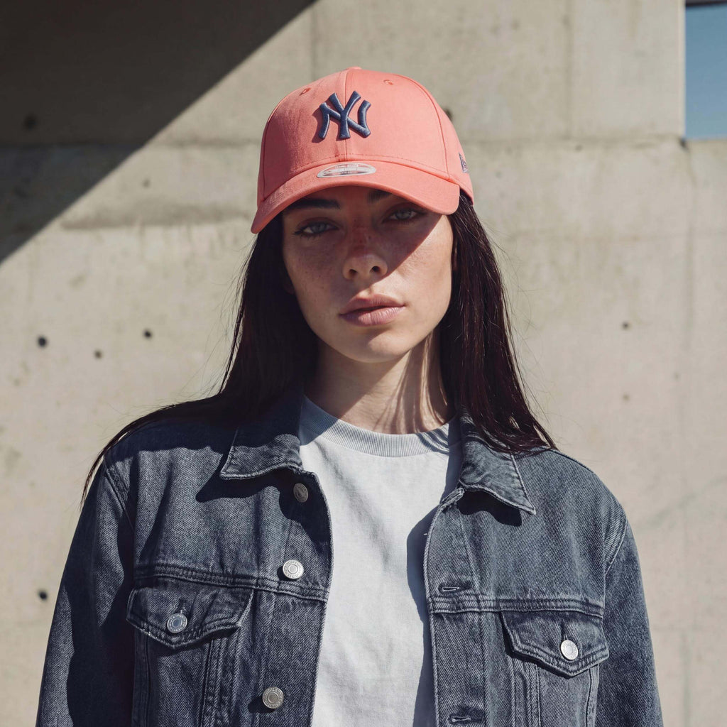orange (female model Ricci Amber)