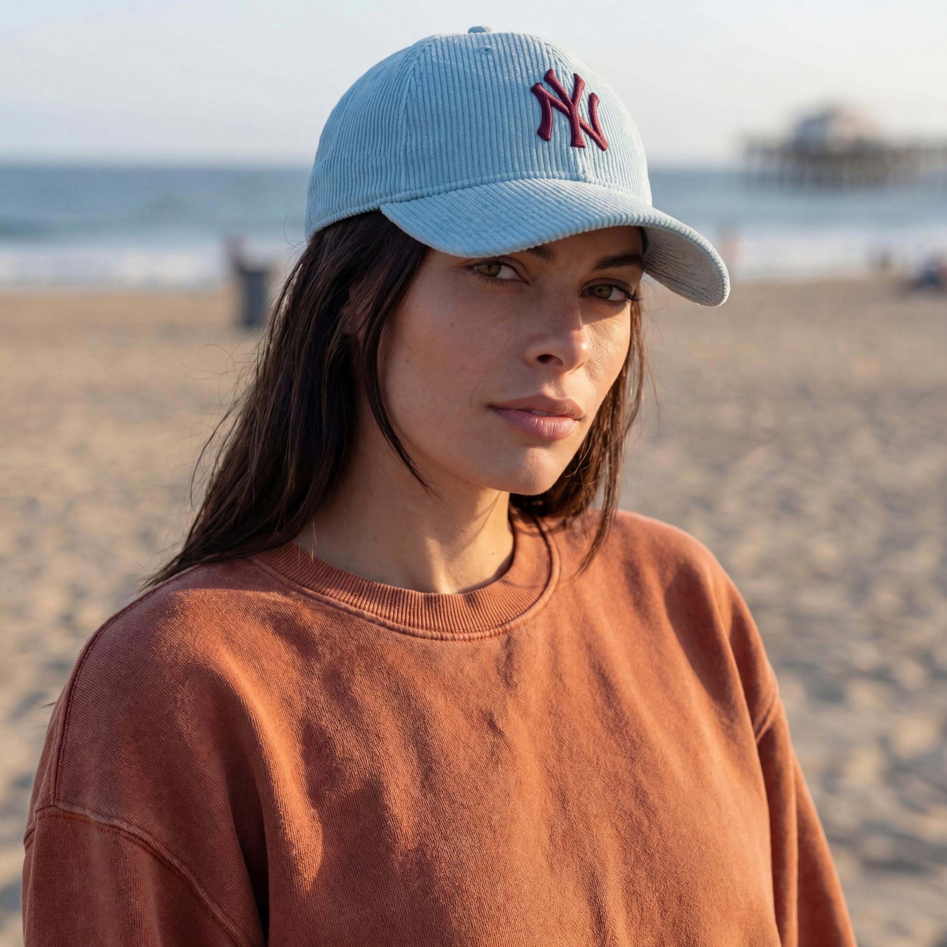 blau (female-model Sandra Smith)