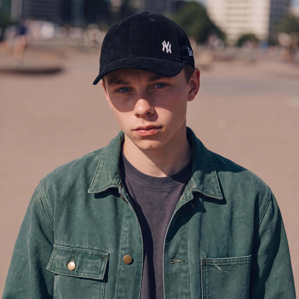 schwarz (male-model)