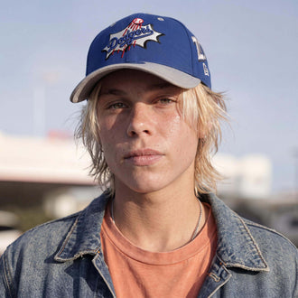 dunkelblau (male-model)