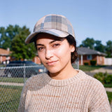 blau (female-model)