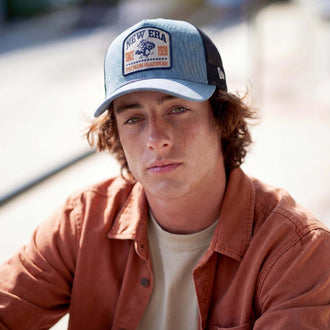 denim (mannelijk model James Lavender)