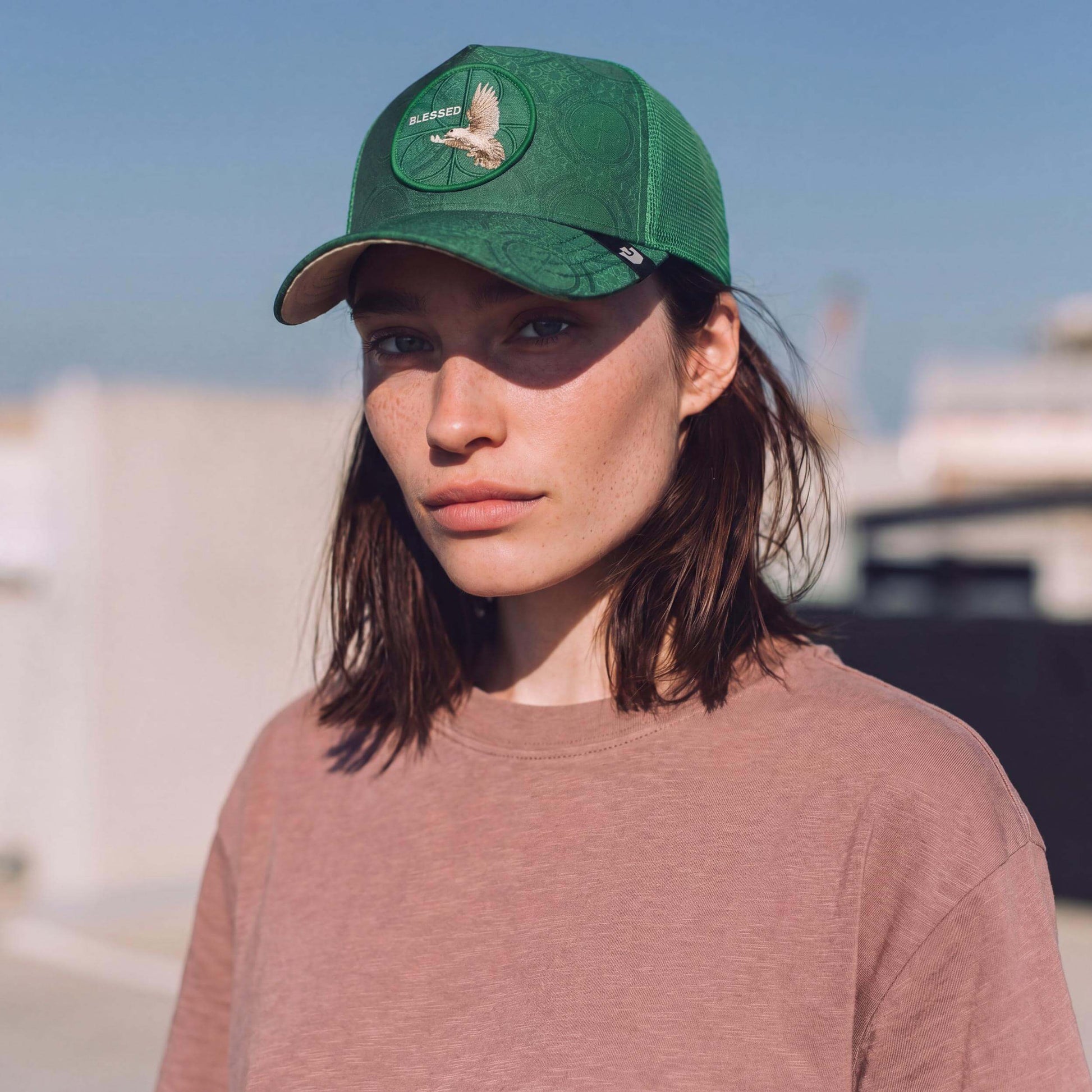 grün (female-model Annabel Oharra)