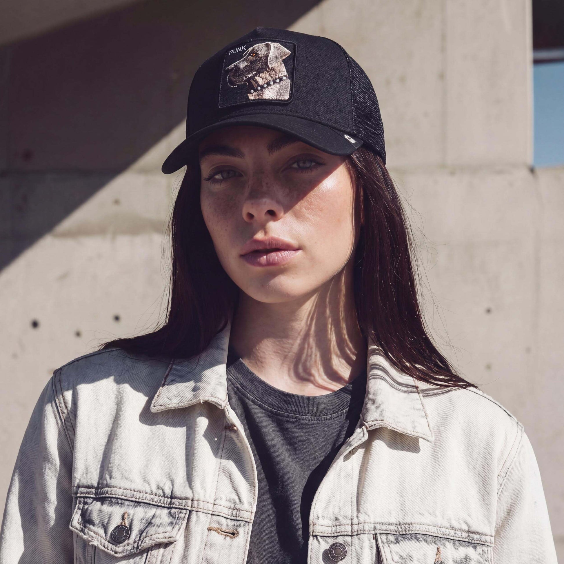 schwarz (female-model Ricci Amber)