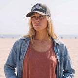 olive-gris clair (modèle féminin Sabrina Sanchez)