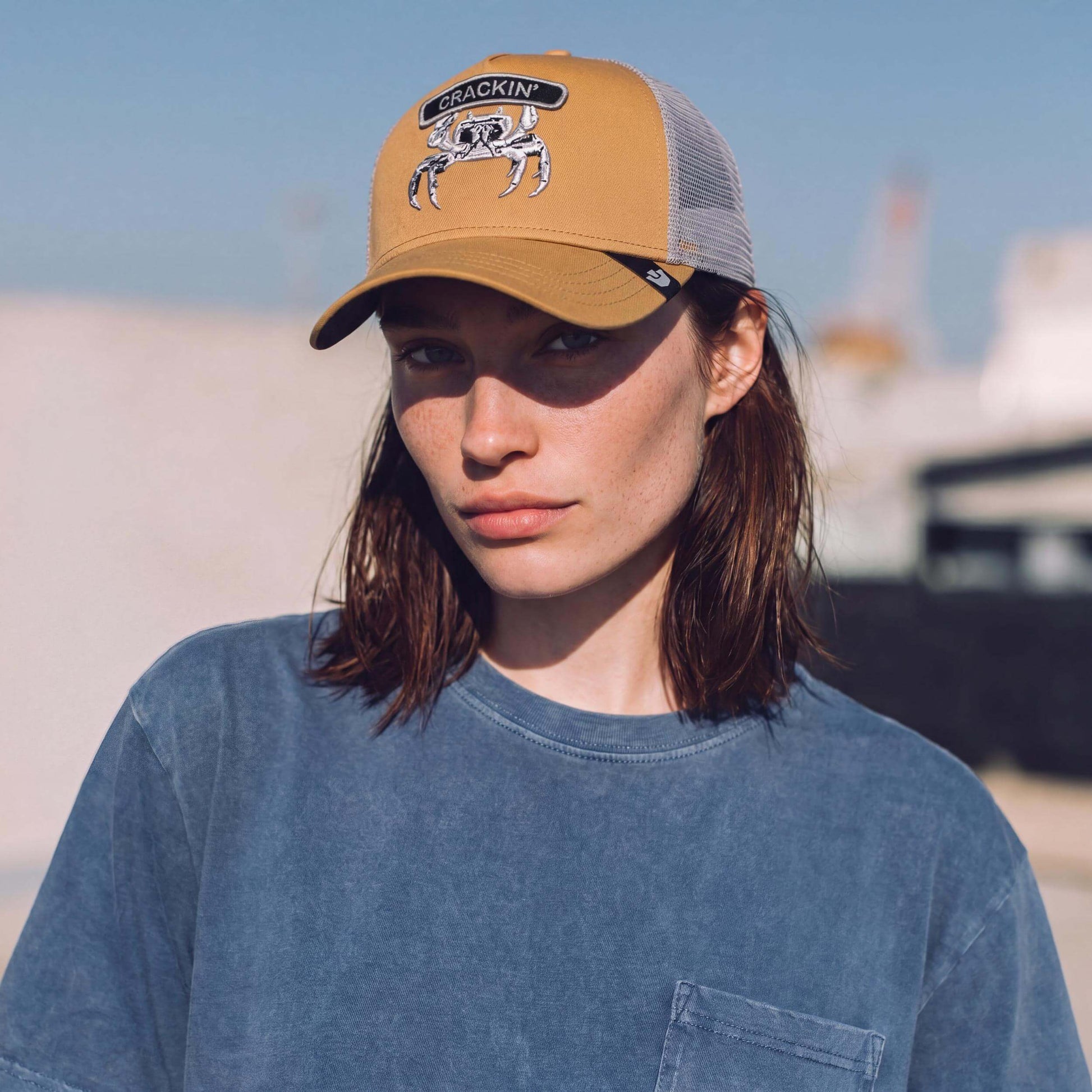 hellbraun (female-model)