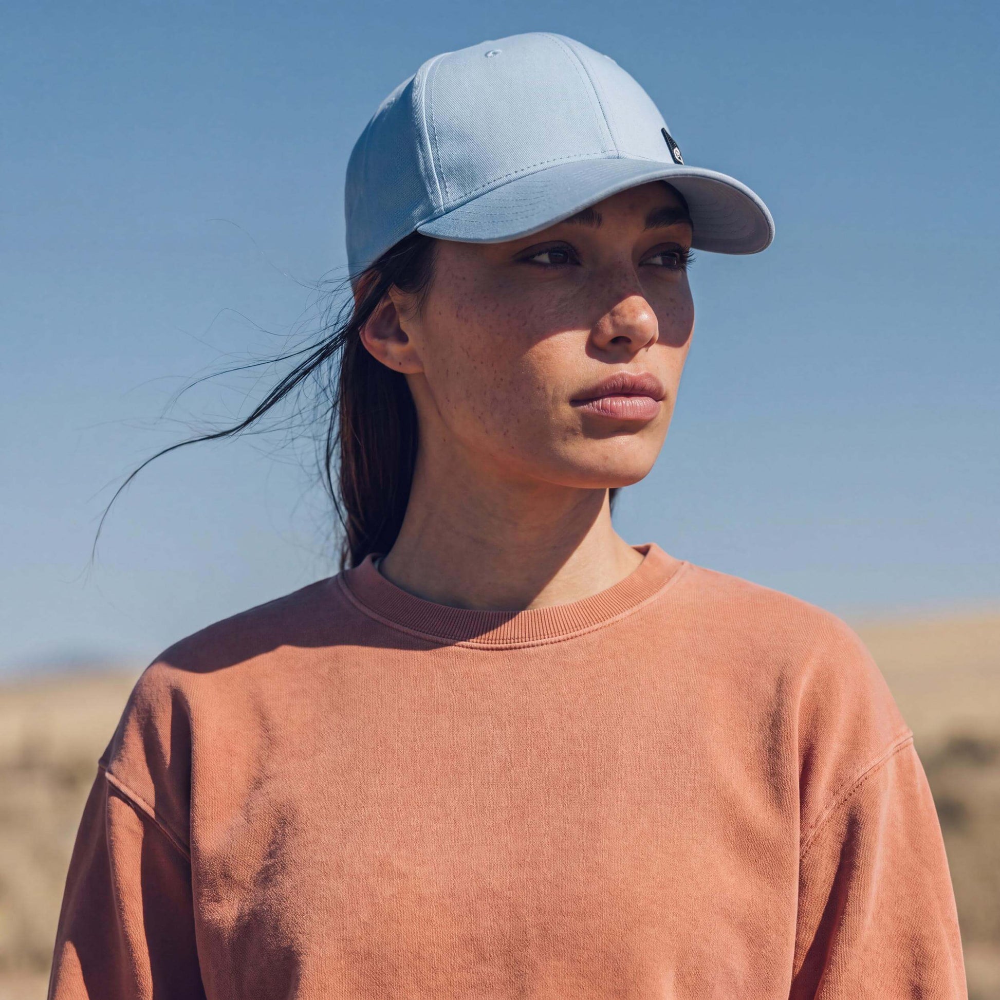 blau (female-model)