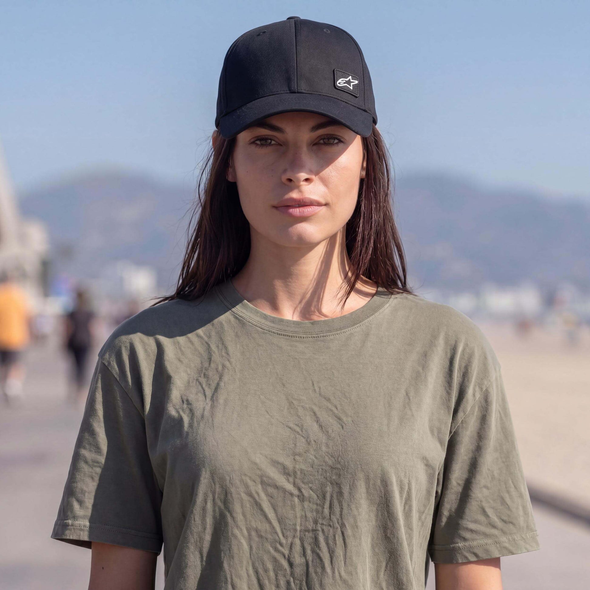 schwarz (female-model)
