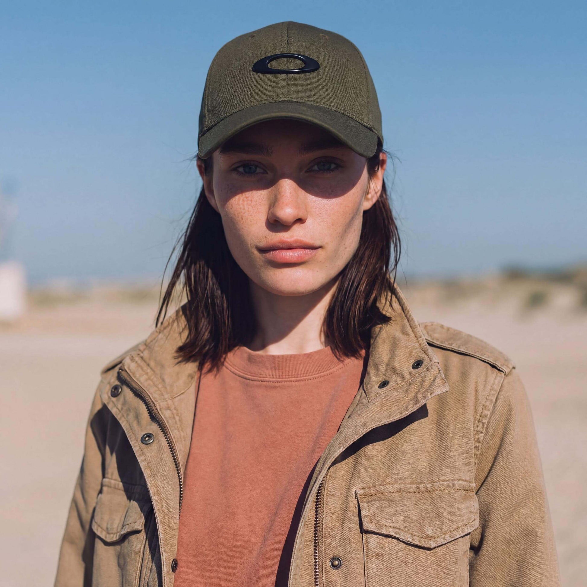 oliv (female-model Hazel Bourne)