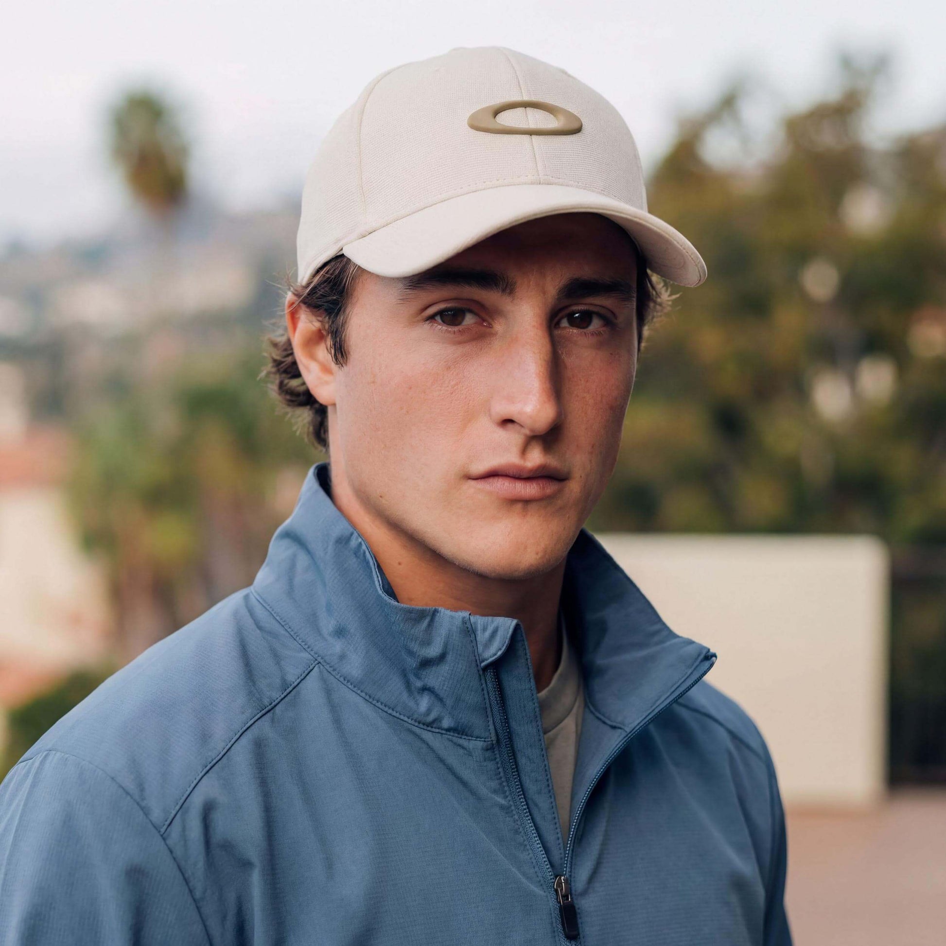 cremeweiß (male-model Carl Sanchez)