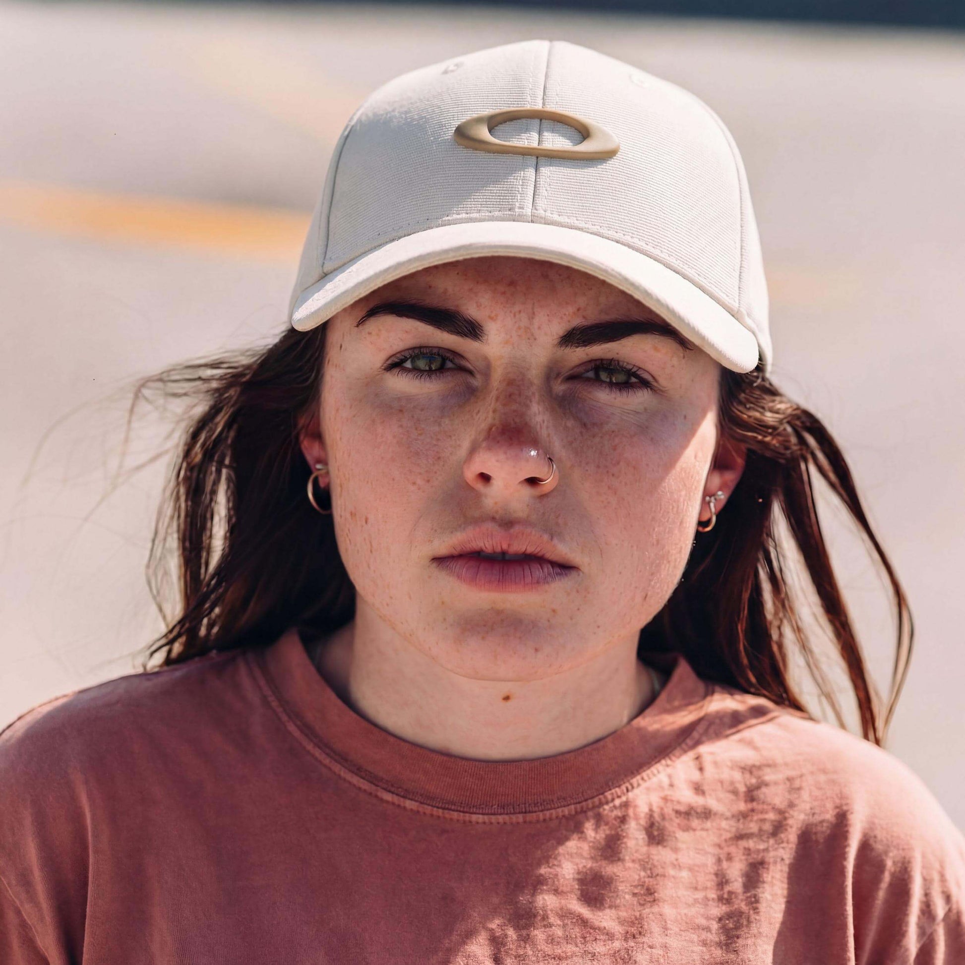 cremeweiß (female-model Nicole Capman)