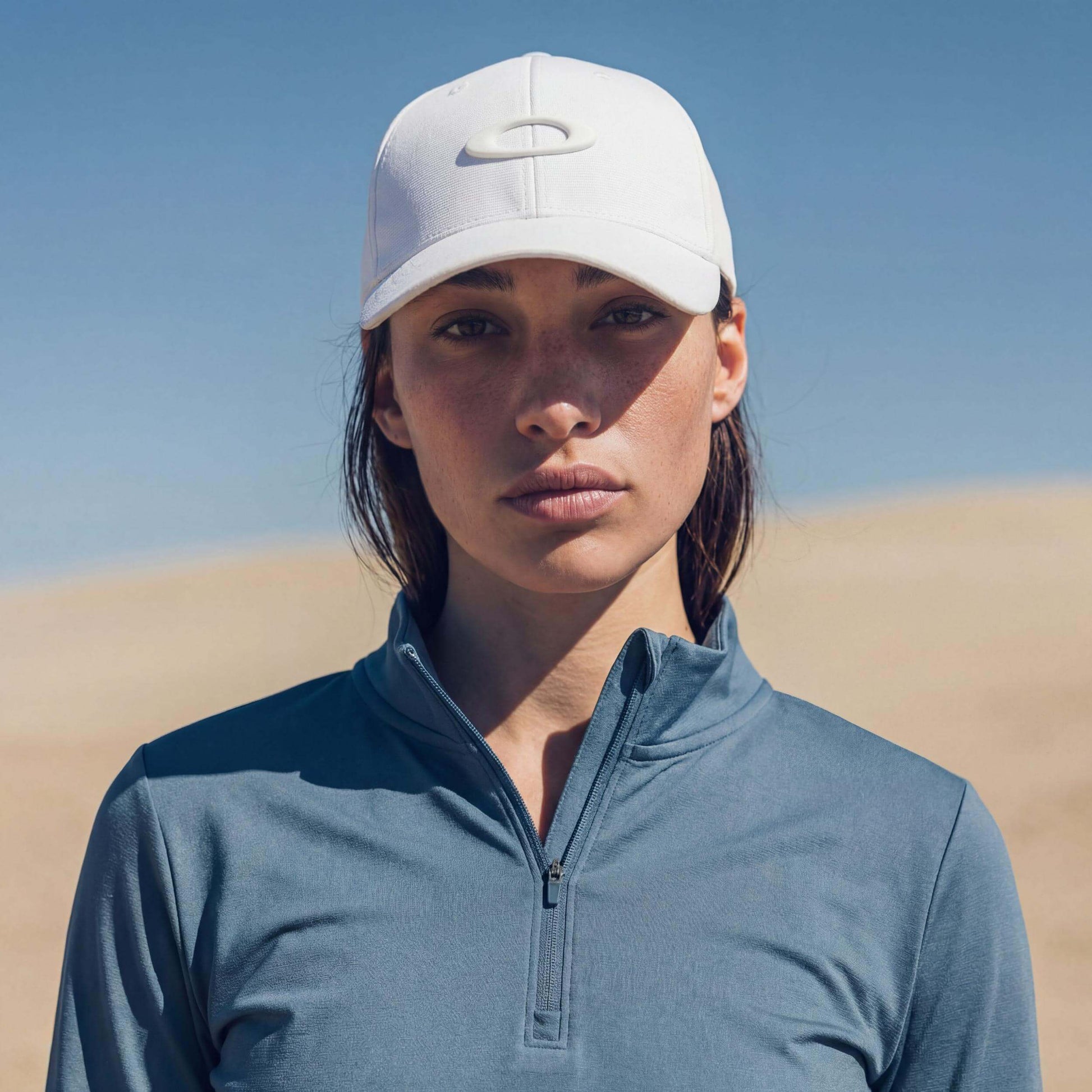 weiß (female-model Ricci Amber)