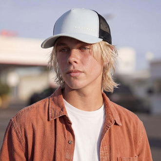 lichtblauw (mannelijk model Mike Anderson)