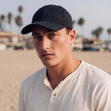 schwarz (male-model Luke Fermer)