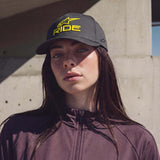 grau (female-model)