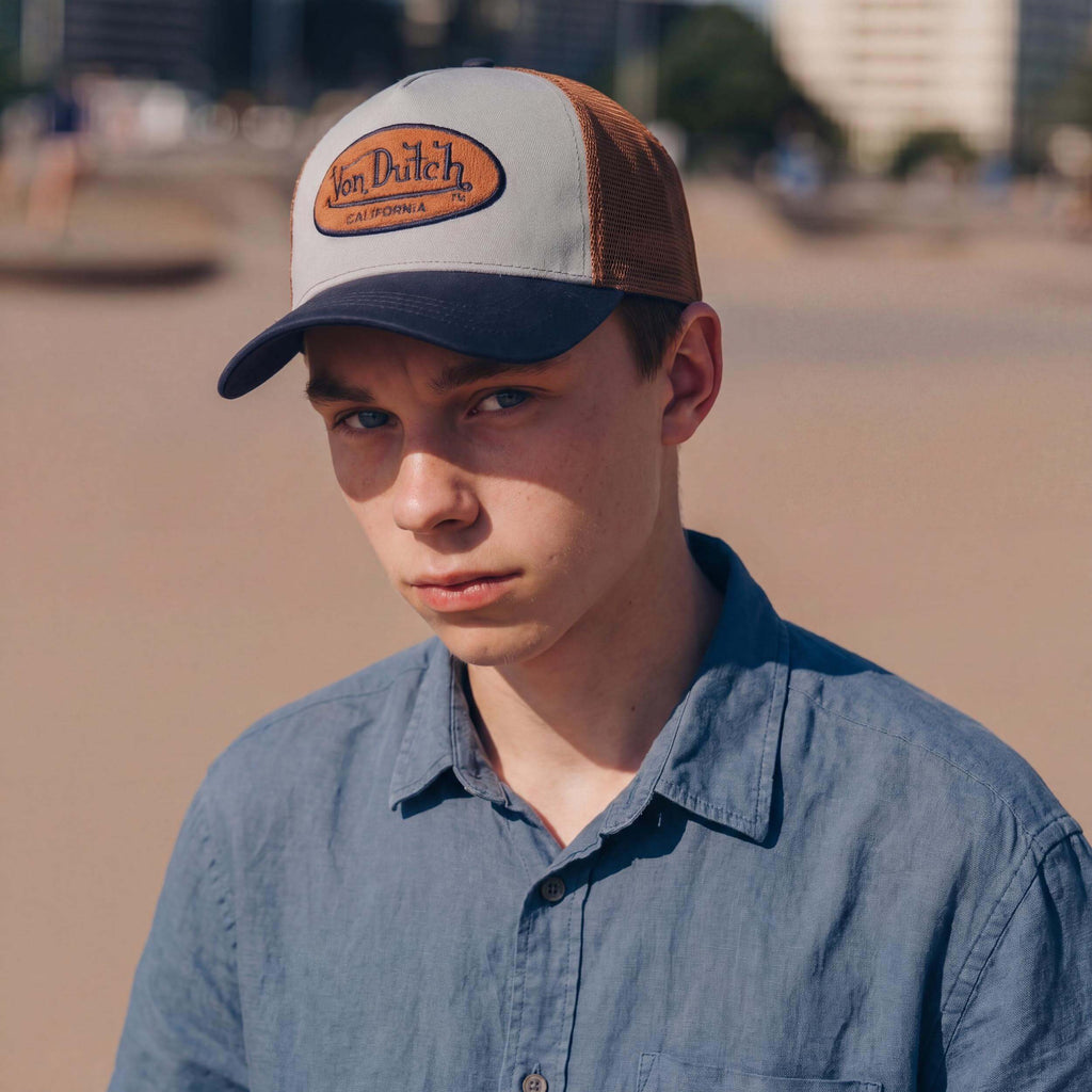 bruin-blauw (mannelijk model Justin Mappex)
