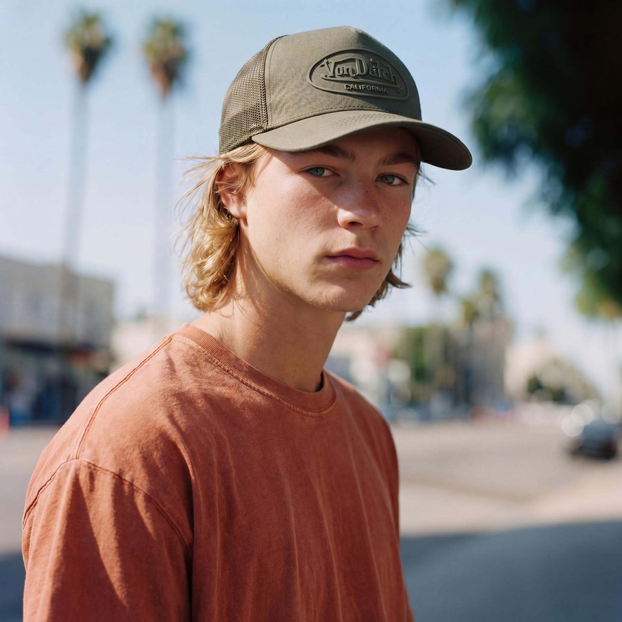 oliv (male-model Oswald Bloom)