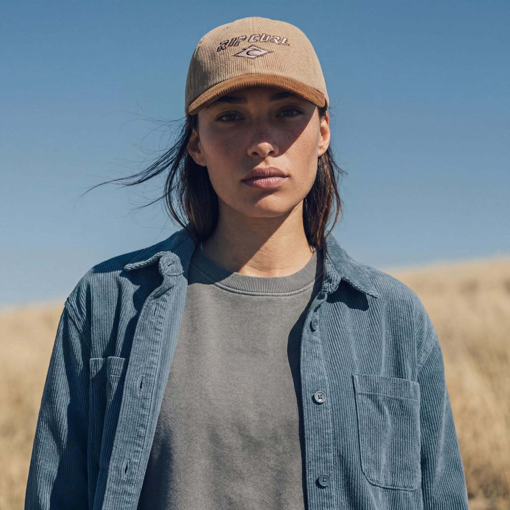 khaki (female-model)