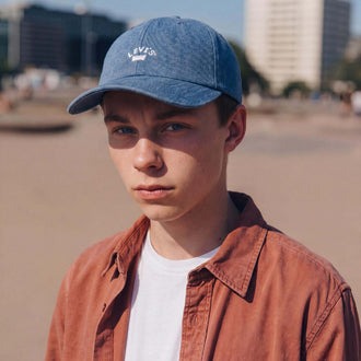 denim (mannelijk model Carl Sanchez)