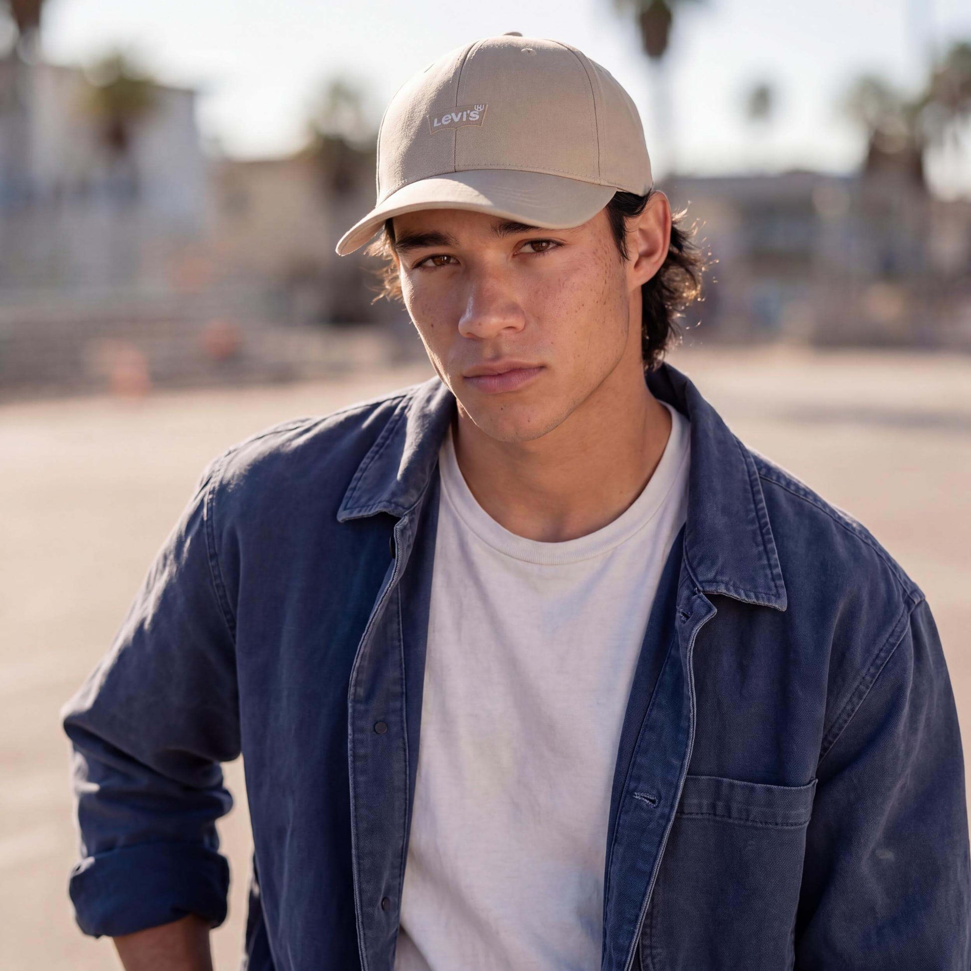 beige (male model Oswald Bloom)