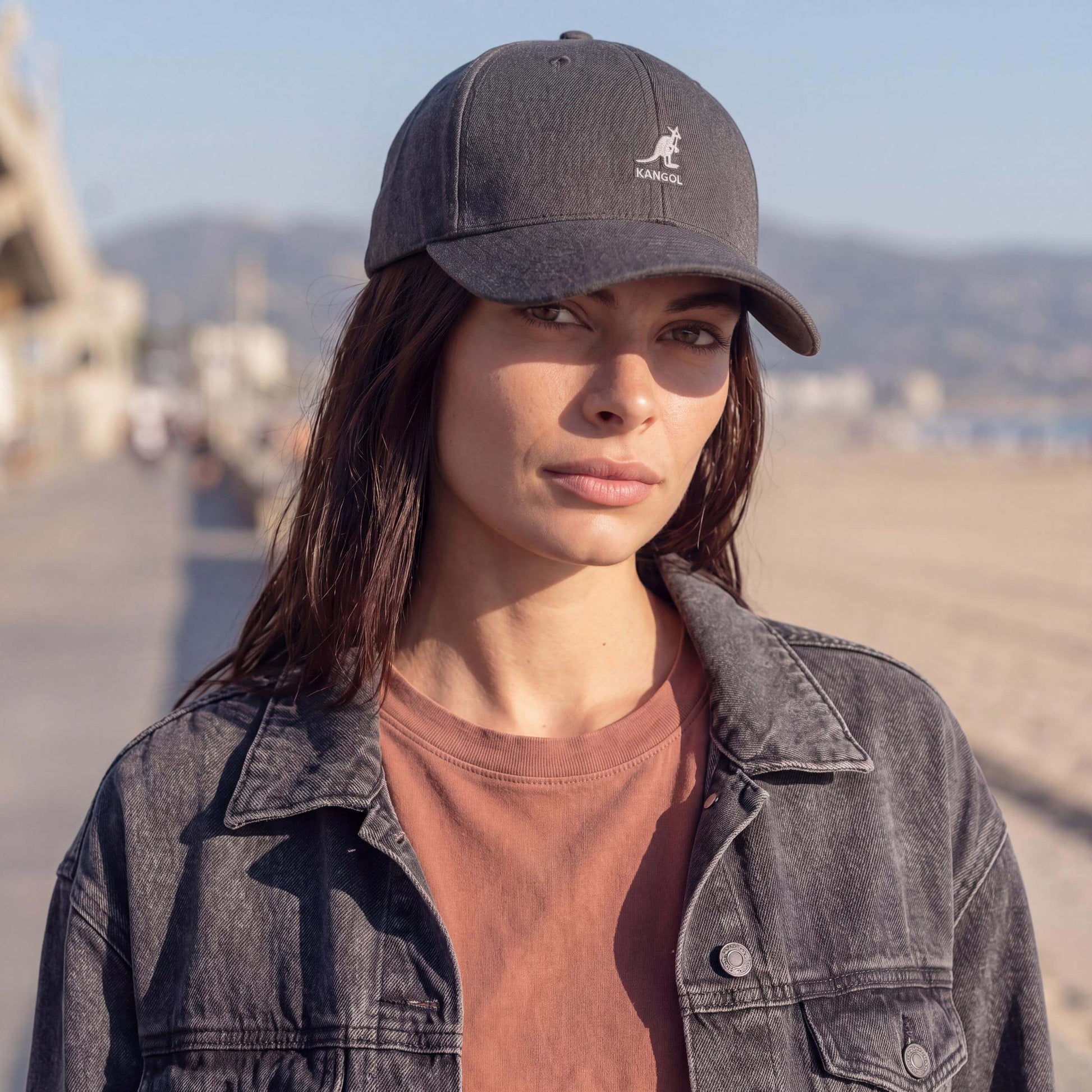 dunkelgrau (female-model Jessica Paulic)