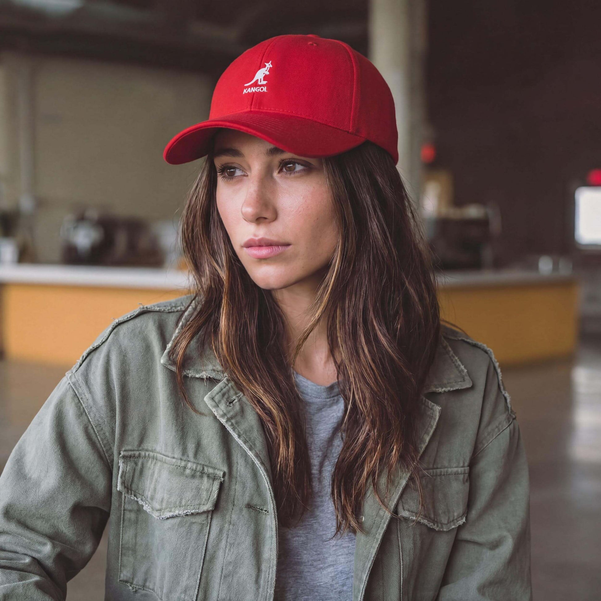 bordeaux (female-model Ricci Amber)