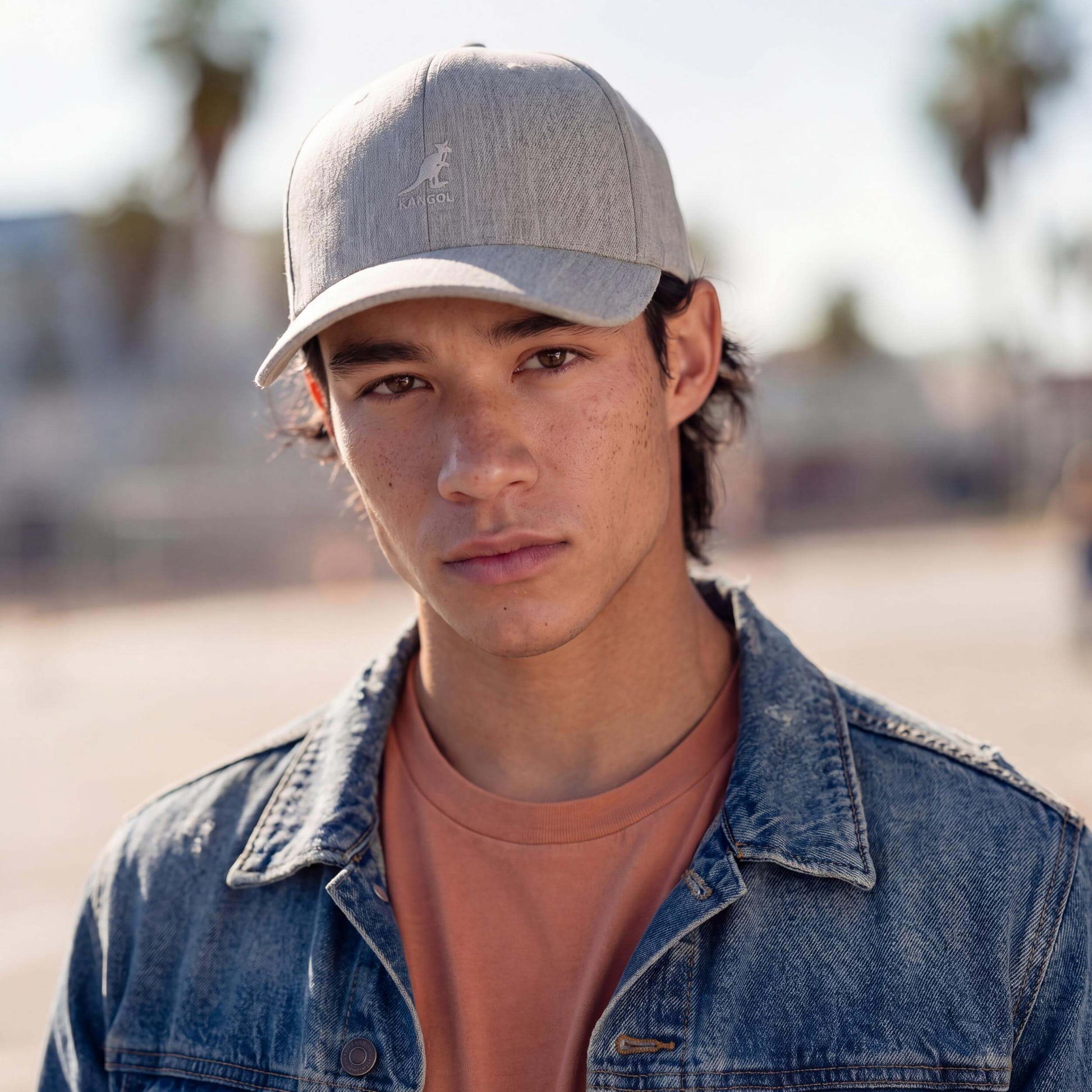 hellgrau (male-model Oswald Bloom)